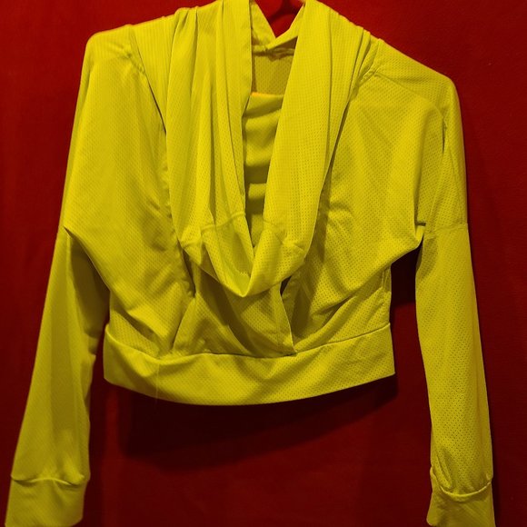 Sport top shirt lime color - Picture 2 of 5